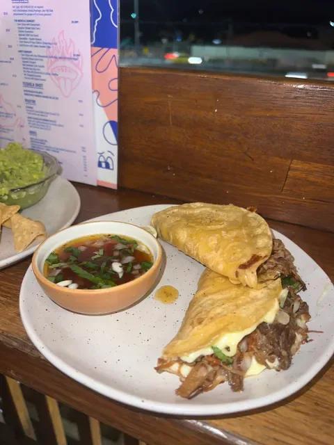 MexiCali Bar Y Taqueria