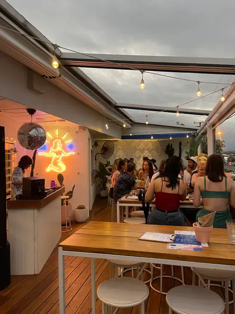 MexiCali Bar Y Taqueria