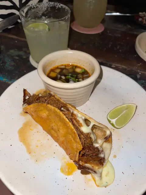 MexiCali Bar Y Taqueria