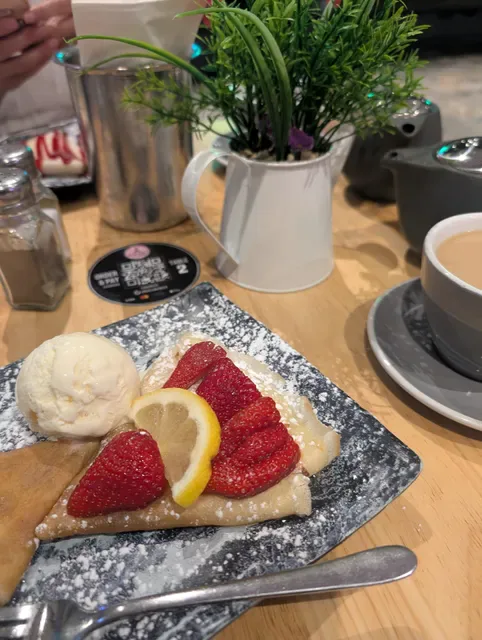 Miss Claudes Crepes Coomera