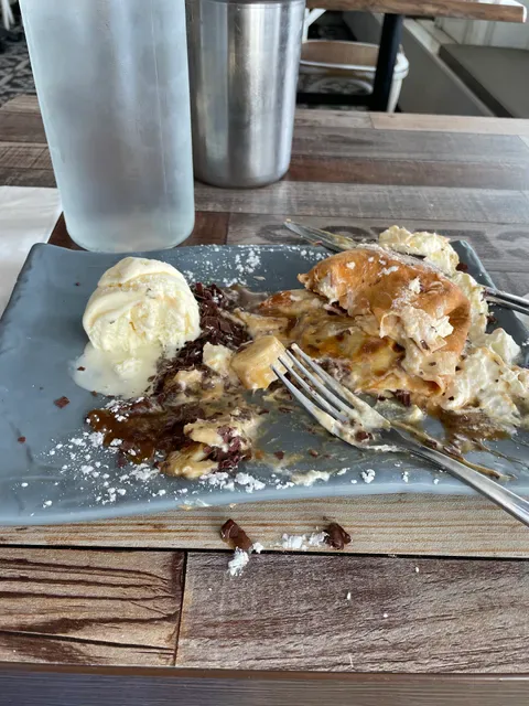 Miss Claudes Crepes Coomera