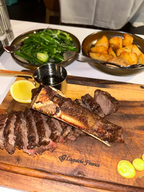 Moo Moo The Wine Bar + Grill