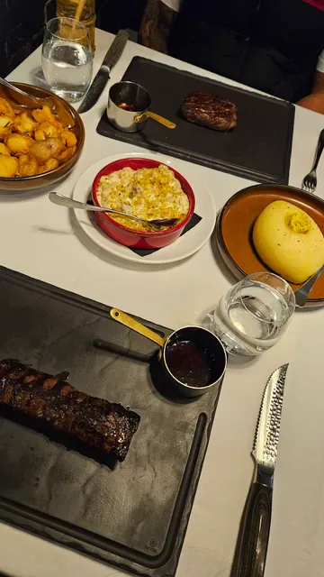 Moo Moo The Wine Bar + Grill