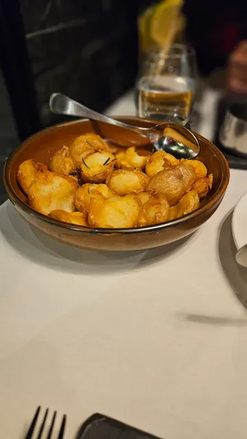 Moo Moo The Wine Bar + Grill