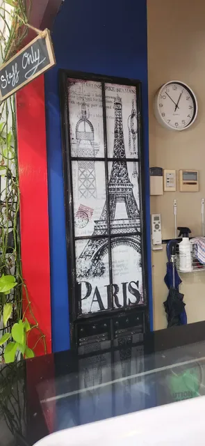 Old Paris Cafe