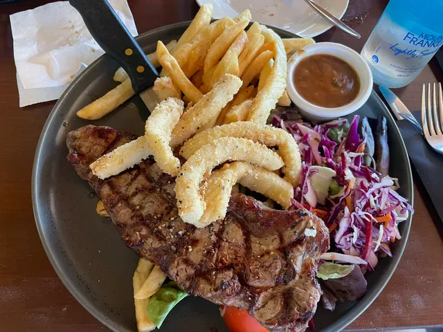 Pacific Pines Tavern