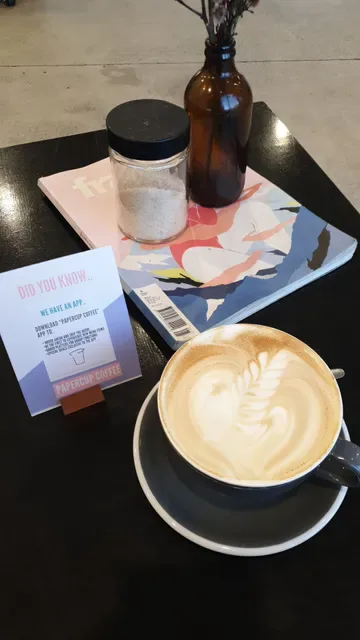 Papercup Coffee Labrador