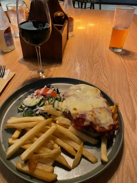 Parkwood Tavern