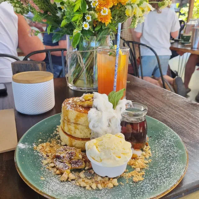 Pasture & Co