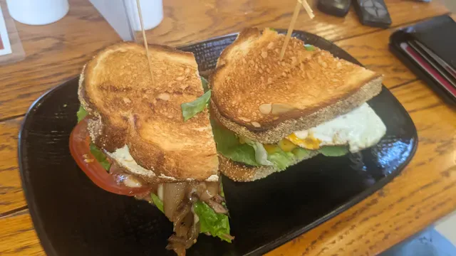 Pearl & Ash Cafe