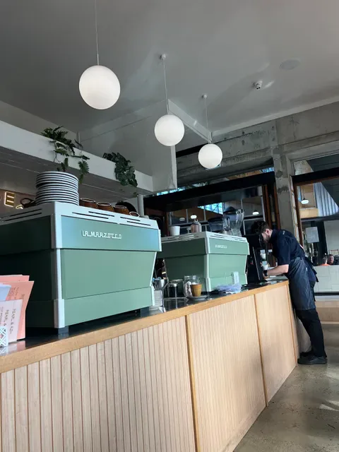 Pearl & Ash Cafe
