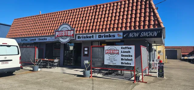 PitStop Smokehouse &Cafe