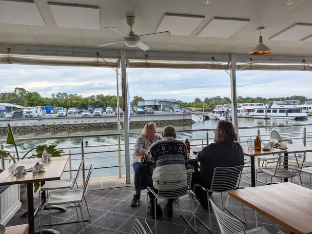 Quarterdeck Kitchen + Bar