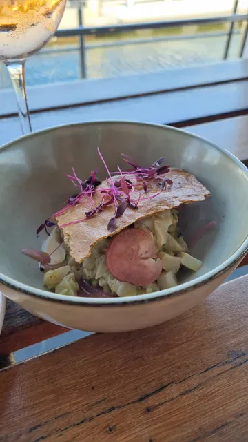Quarterdeck Kitchen + Bar