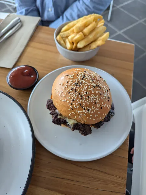 Quarterdeck Kitchen + Bar