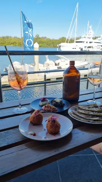 Quarterdeck Kitchen + Bar