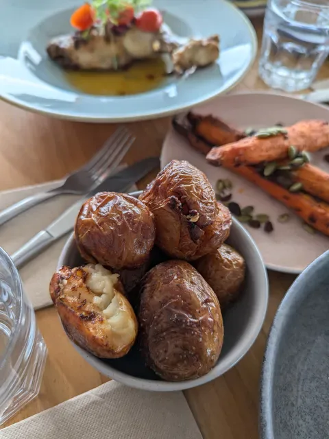 Quarterdeck Kitchen + Bar