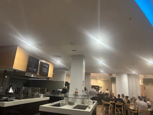 Relish Grill & Bar 🍻