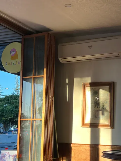 Rosella's