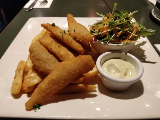 RQ'S Tavern