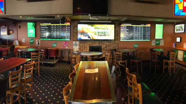 RQ'S Tavern