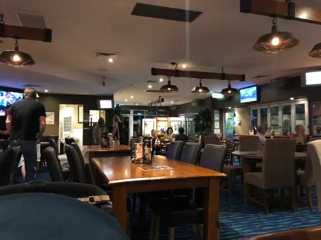 RQ'S Tavern