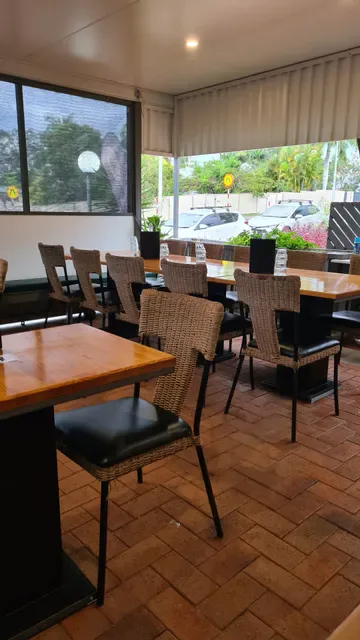 Siracusa Restaurant And Bar