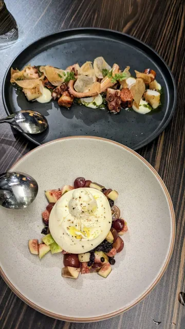 Social Eating House + Bar