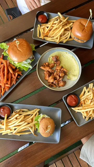 St Helens Bar & Burgers