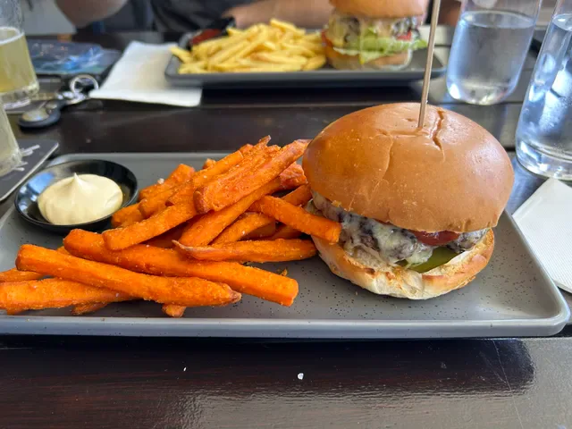 St Helens Bar & Burgers