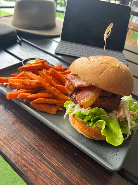 St Helens Bar & Burgers