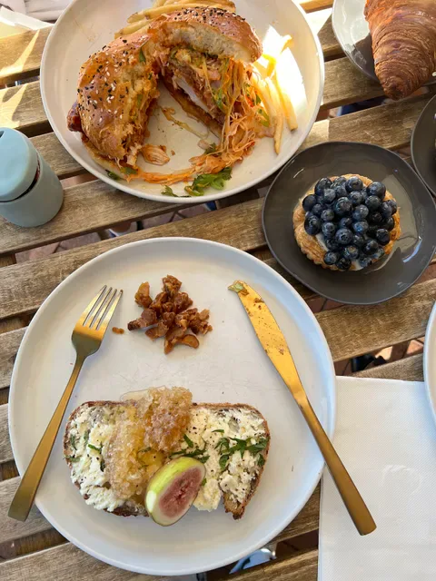 Tarte Bakery & Cafe