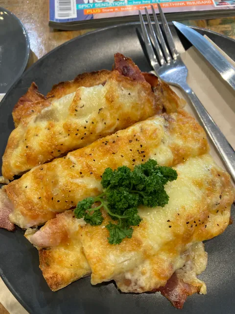 THE SHELF DELI CAFÉ