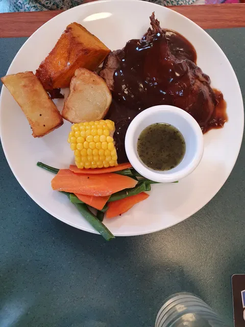 Treetops Tavern