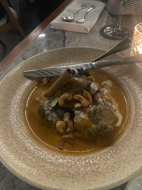 VALYN Thai Restaurant & Bar