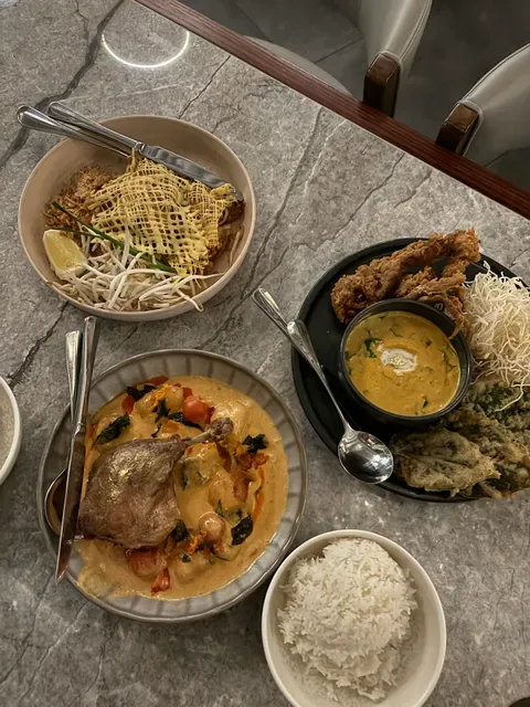 VALYN Thai Restaurant & Bar
