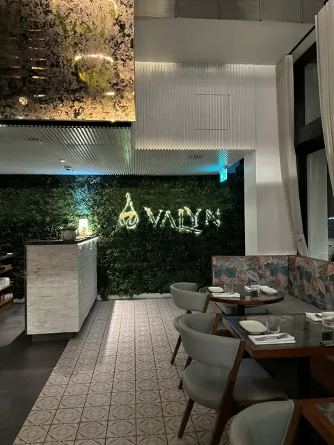 VALYN Thai Restaurant & Bar