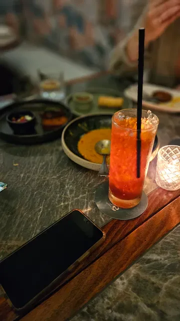 VALYN Thai Restaurant & Bar