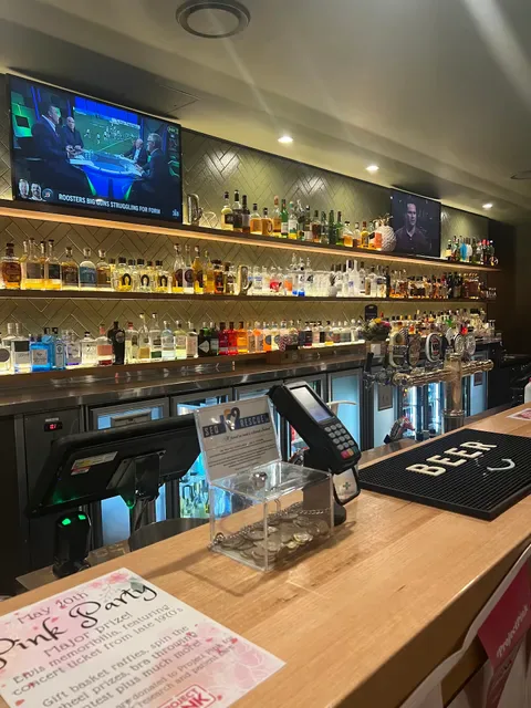 Varsity Lakes Tavern