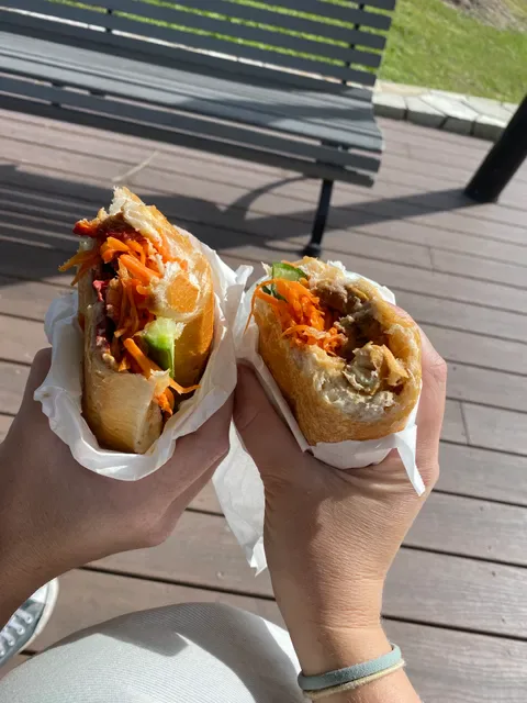 Viet Au Kitchen
