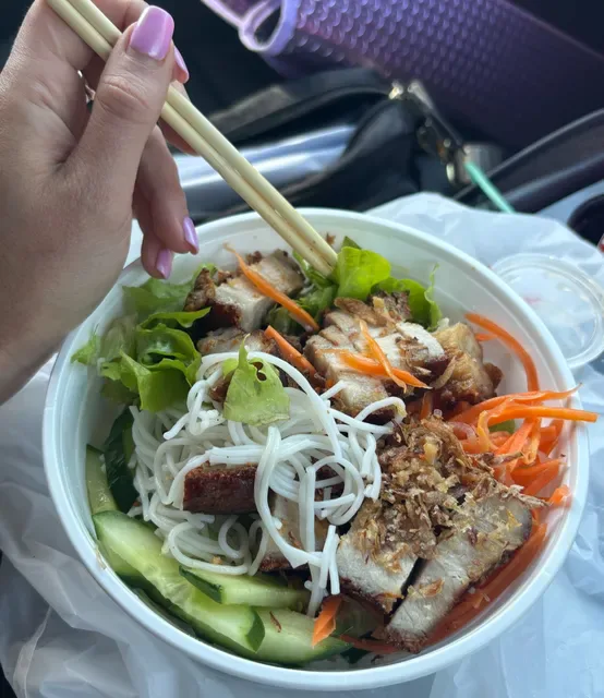 Viet Au Kitchen