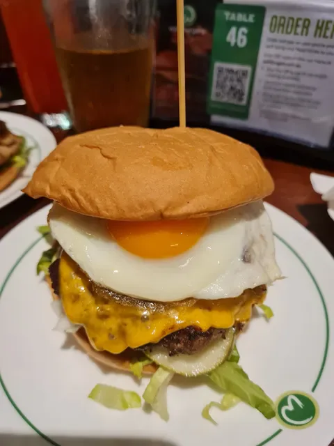 Wahlburgers