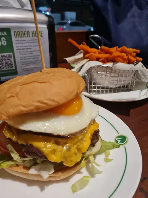 Wahlburgers