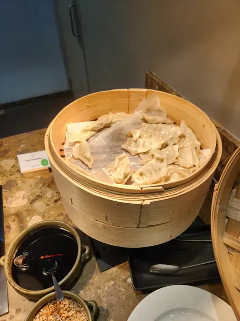 Waves Buffet Restaurant