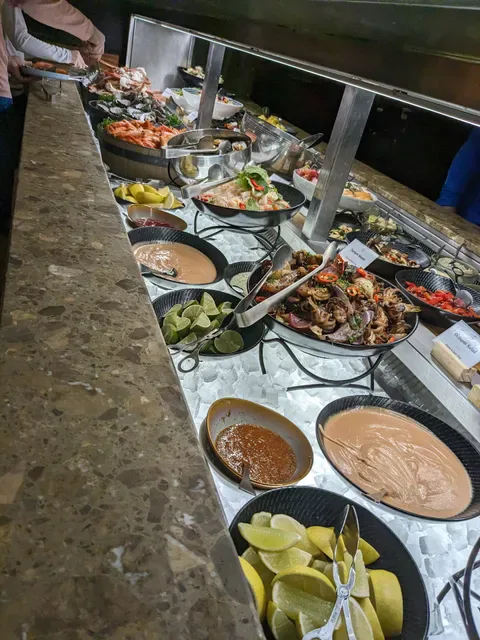 Waves Buffet Restaurant
