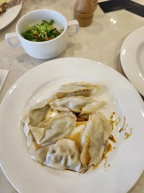 Waves Buffet Restaurant