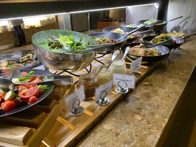 Waves Buffet Restaurant