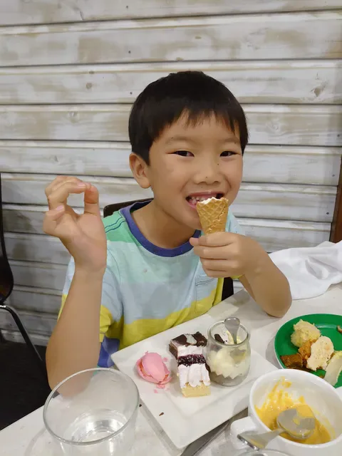 Waves Buffet Restaurant
