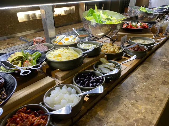 Waves Buffet Restaurant