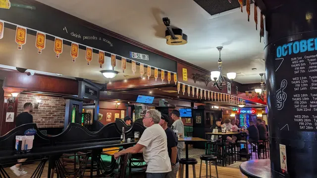 Waxy's Irish Pub and Skyline Roof Top Bar